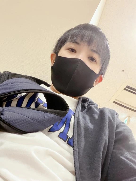 明日出勤してます
